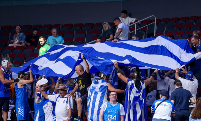 eurobasket-2025:-Αποθέωση-για-τους-παίκτες-της-Εθνικής-στο-ξενοδοχείο-από-τους-Έλληνες-φιλάθλους
