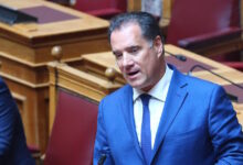Επίθεση-Γεωργιάδη-σε-Ακρίτα-για-τον-διευθυντή-του-Ιπποκράτειου:-«Ο-ΣΥΡΙΖΑ-θέλει-να-χειρουργεί-κανονικά-με-το-φακελάκι;»