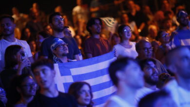 Ελλάδα-–-Τουρκία:-Από-γιγαντοοθόνες-παρακολουθούν-οι-Έλληνες-φίλαθλοι-τον-ημιτελικό-του-eurobasket-2025