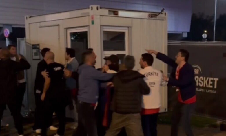 Ελλάδα-–-Τουρκία:-Ένταση-μεταξύ-Ελλήνων-και-Τούρκων-φιλάθλων-μετά-τον-ημιτελικό-του-eurobasket