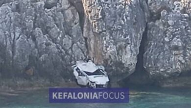 Αυτοκίνητο-στην-Κεφαλονιά-έπεσε-από-γκρεμό:-Νεκρός-23χρονος-–-Δείτε-φωτογραφίες
