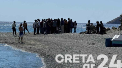 Ηράκλειο:-39-μετανάστες-αποβιβάστηκαν-στην-παραλία-Χρυσόστομος