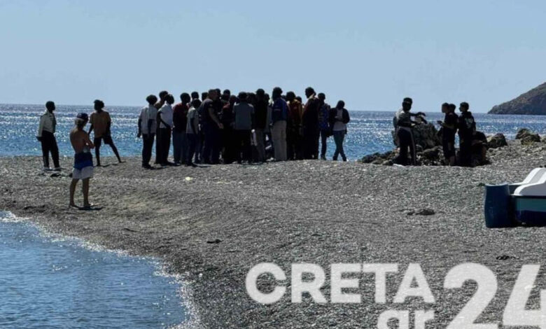 Ηράκλειο:-39-μετανάστες-αποβιβάστηκαν-στην-παραλία-Χρυσόστομος