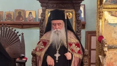 Μονή-Σινά:-Με-τον-νέο-ηγούμενο-της-Ιεράς-Μονής,-αρχιμανδρίτη-Συμεών-Παπαδόπουλο,-επικοινώνησε-ο-Γιώργος-Γεραπετρίτης
