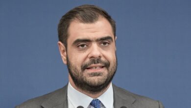 Μαρινάκης-για-Ανδρουλάκη:-Η-χώρα-πλήρωσε-ακριβά-τα-προγράμματα-που-γράφτηκαν-«στο-πόδι»-και-τους-πολιτικούς-που-μιλούσαν-στον-αέρα