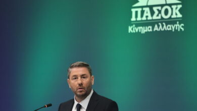 Ο-απόηχος-της-εμφάνισης-Ανδρουλάκη-στη-ΔΕΘ:-Η-μετεκλογική-συνεργασία,-η-επιστροφή-Τσίπρα-και-ο-13ος-μισθός