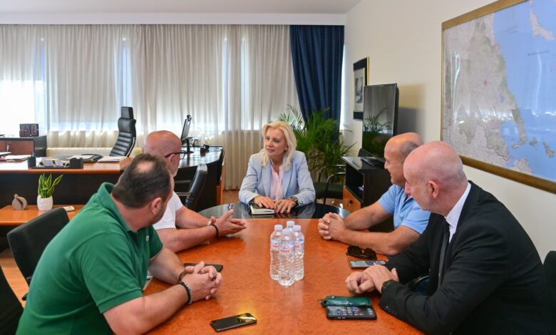 Φαρκαδόνα:-Η-Πολιτεία-στο-πλευρό-της,-αλλά-οι-κάτοικοι-περιμένουν-πράξεις