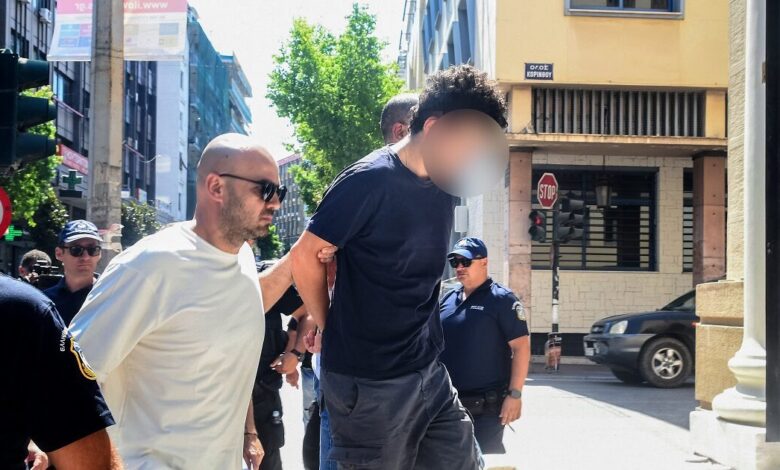 Να-αποφυλακιστεί-ο-25χρονος-για-τη-φωτιά-στην-Πάτρα-ζητάει-η-εισαγγελέας