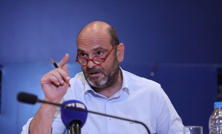 Ιάσων-Φωτήλας:-Χαμός-στο-Φεστιβάλ-Δράμας-με-τη-δήλωση-του-υφυπουργού-Πολιτισμού-–-«Δικά-σου-είναι-τα-λεφτά-ρε;»