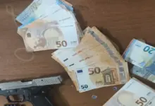Καλλιθέα:-Κατάστημα-λειτουργούσε-σαν-«βιτρίνα»-για-παράνομο-καζίνο-–-Κατασχέθηκε-ποσό-ύψους-11.000-ευρώ