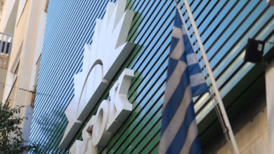 Κύκλοι-ΠΑΣΟΚ-για-ένταξη-Λοβέρδου-στη-Νέα-Δημοκρατία:-«Κύριε-Μητσοτάκη-ήρθε-η-ώρα-της-εξαργύρωσης»