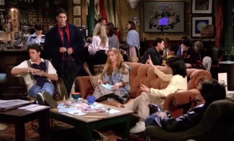 Η-Νέα-Υόρκη-αποκτά-το-στέκι-των-friends-–-Το-central-perk-σερβίρει-καφέδες-με-απίθανες-ονομασίες-όπως-«we-were-on-a-“coffee”-break»