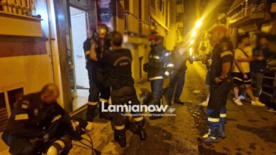 Λαμία:-Φωτιά-τα-ξημερώματα-σε-σπίτι-–-Απεγκλωβίστηκαν-3-άτομα,-6-μεταφέρθηκαν-στο-νοσοκομείο