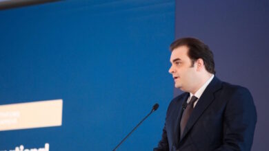 Πιερρακάκης:-Οι-επενδύσεις-και-οι-εξαγωγές-αυξάνονται,-το-χρέος-μειώνεται