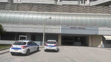 Σκηνές-«ρινγκ»-στο-Δημαρχείο-Τρικάλων-–-Στο-Νοσοκομείο-με-αστυνομική-συνοδεία-Παπασίκας-και-πολίτης-μετά-τον-καυγά