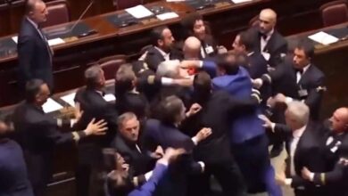 Ιταλία:-Ξύλο-ανάμεσα-σε-βουλευτές-μετά-από-ψηφοφορία-για-συνταγματική-μεταρρύθμιση