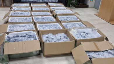 Προφυλακιστέοι-στη-Χίο-οι-2-Τούρκοι-που-συνελήφθησαν-με-12.500-κινητά-τηλέφωνα