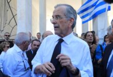 Αντώνης-Σαμαράς:-Θεμελιώδες-ανθρώπινο-δικαίωμα-το-αίτημα-για-εκταφή-των-σορών-των-θυμάτων-στα-Τέμπη