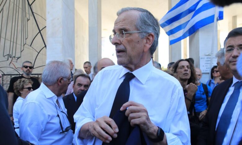 Αντώνης-Σαμαράς:-Θεμελιώδες-ανθρώπινο-δικαίωμα-το-αίτημα-για-εκταφή-των-σορών-των-θυμάτων-στα-Τέμπη