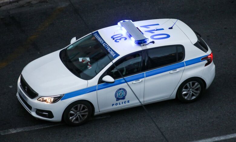 Συνελήφθη-στα-Τρίκαλα-με-μαϊμού-κουβέρτες,-αναζητείται-συνεργός