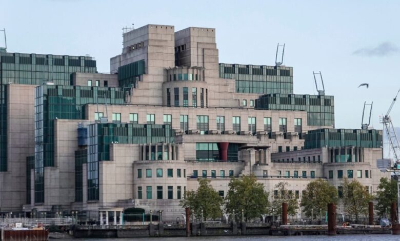 Βρετανία:-Η-mi6-«ψαρεύει»-κατασκόπους-στο-dark-web-–-«Η-ψηφιακή-πύλη-μας-είναι-ανοιχτή-για-εσάς»