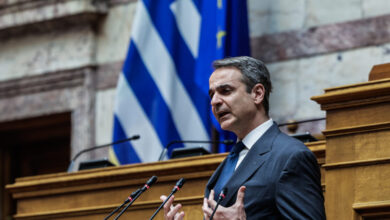 Μητσοτάκης-στην-ΚΟ-της-ΝΔ:-Είμαστε-το-κόμμα-των-πολλών,-μειώνουμε-τους-φόρους-για-4-εκατ.-πολίτες-–-Αιχμές-για-Τσίπρα-και-Ανδρουλάκη