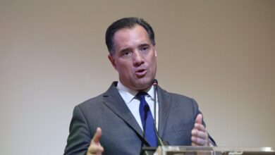 Ο-Άδωνις-Γεωργιάδης-επισκέπτεται-το-νοσοκομείο-Δράμας-μετά-την-ακύρωση-της-πρώτης-επίσκεψης-λόγω-επεισοδίων