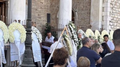 Γιώργος-Παυλάκης:-Οδύνη-στην-κηδεία-του-καμεραμάν-του-ΑΝΤ1-που-«έφυγε»-την-ώρα-του-ρεπορτάζ