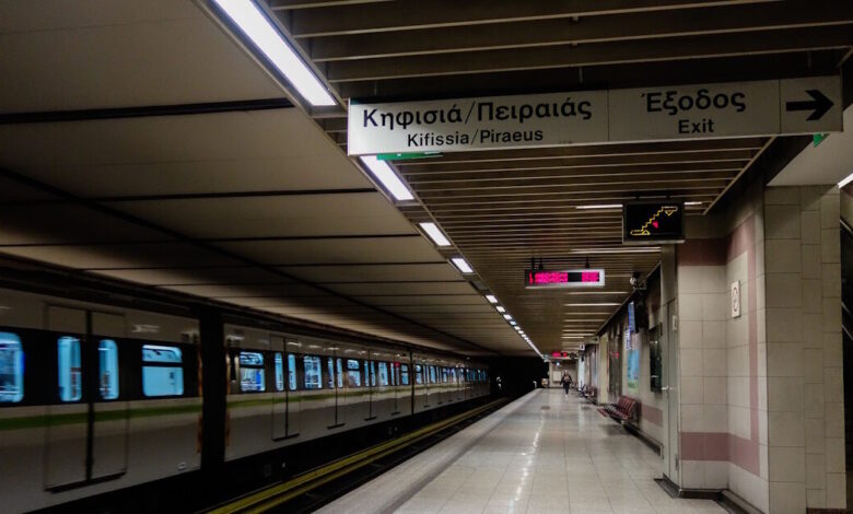 Μια-πλαστική-σακούλα-στον-κινητήρα-ακινητοποίησε-συρμό-του-μετρό-στο-Μοναστηράκι