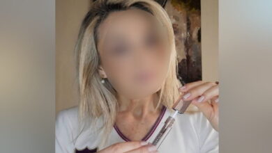 Δολοφονία-στη-Θεσσαλονίκη:-«Σφίγγα»-ο-50χρονος-για-τον-λόγο-που-σκότωσε-την-59χρονη-αδελφή-του-–-Το-σημείωμα-που-είχε-αφήσει-στην-πολυκατοικία
