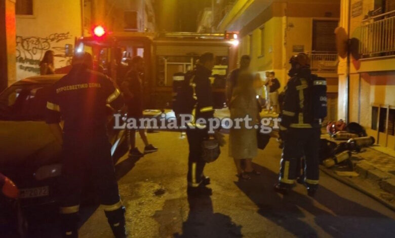 Λαμία:-Σε-κρίσιμη-κατάσταση-νοσηλεύεται-η-εγκαυματίας-από-τη-φωτιά-σε-διαμέρισμα-–-Έσπασαν-την-πόρτα-για-να-την-απεγκλωβίσουν