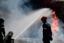 Φωτιά-σε-επιχείρηση-στον-Ασπρόπυργο:-Κινητοποιήθηκε-και-ειδική-ομάδα-χημικών