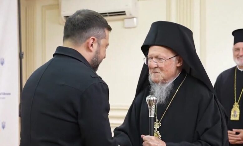 Ο-Οικουμενικός-Πατριάρχης-Βαρθολομαίος-συνάντησε-τον-Βολοντίμιρ-Ζελένσκι-–-Συζήτησαν-για-την-ειρήνη-και-την-ουκρανική-εκκλησία
