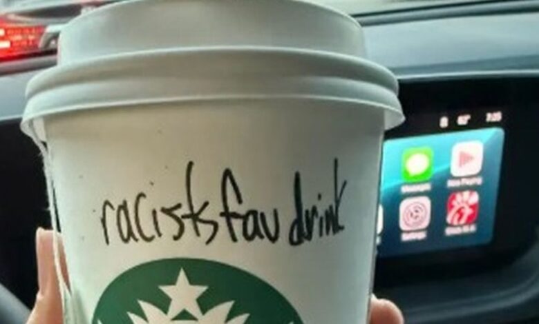 Παρήγγειλε-στα-starbucks-αυτό-που-έπινε-ο-Τσάρλι-Κερκ-και-το-ποτήρι-έγραφε:-«Το-αγαπημένο-ενός-ρατσιστή»-–-Απολύθηκε-ο-υπάλληλος