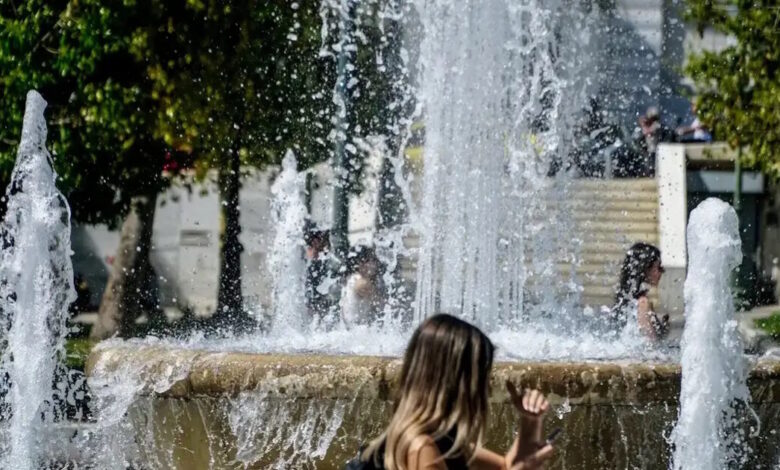 Καιρός-σήμερα:-Ζέστη-με-τη-θερμοκρασία-να-ανεβαίνει-έως-τους-32-βαθμούς-–-Πού-θα-βρέξει