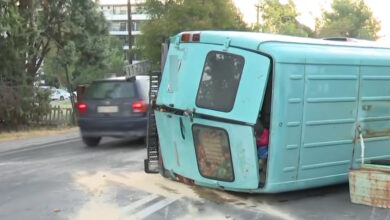 Θεσσαλονίκη:-Τροχαίο-με-σύγκρουση-τριών-οχημάτων-στα-Μουδανιά-–-Ένας-τραυματίας-και-σοβαρές-υλικές-ζημιές
