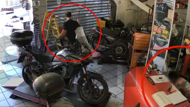 Βίντεο-ντοκουμέντο-με-νεαρό-Ρομά-που-κλέβει-συνεργείο-όσο-ο-ιδιοκτήτης-βρίσκεται-μέσα:-«Ήρθαμε-σε-απόσταση-ενός-μέτρου»