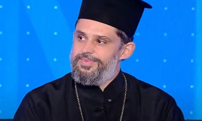 “Γολγοθάς”-για-tρικαλινό-ιερέα-–-αστυνομικό:-Περιμένει-10-μήνες-την-απόσπαση-για-να-δει-τα-ανήλικα-παιδιά-του