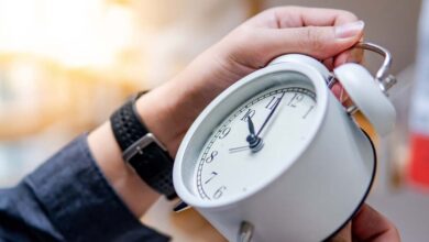Αλλαγή-ώρα-2025:-Πότε-θα-γυρίσουμε-το-ρολόι-μία-ώρα-πίσω-κερδίζοντας-και-60-λεπτά-παραπάνω-ύπνου