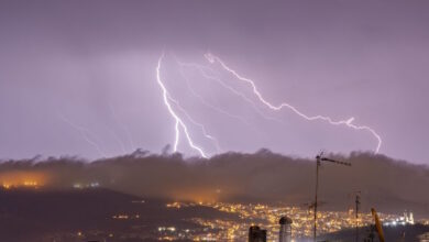 Καιρός:-Οι-περιοχές-που-θα-πληγούν-από-ισχυρές-βροχές-και-καταιγίδες-τις-επόμενες-ώρες-–-Πτώση-της-θερμοκρασίας-την-Κυριακή