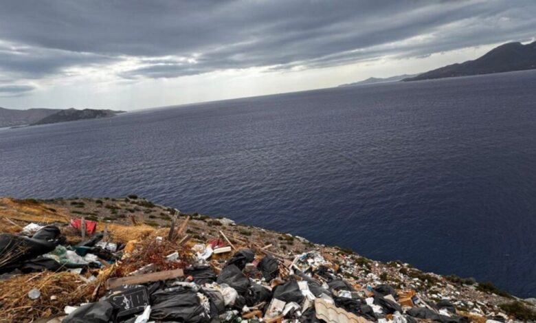 Αγκίστρι:-5-συλλήψεις-για-παράνομη-απόρριψη-αποβλήτων-–-Άδειαζαν-φορτηγά-με-μπάζα-και-σκουπίδια