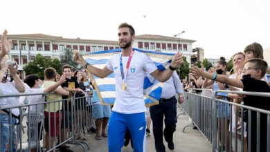 Η-μητέρα-του-Στέφανου-Ντούσκου-μετά-το-χρυσό-στο-Παγκόσμιο-πρωτάθλημα:-«Ξημέρωσε-μία-υπέροχη-μέρα,-είδαμε-τον-αγώνα-με-ταχυπαλμία»