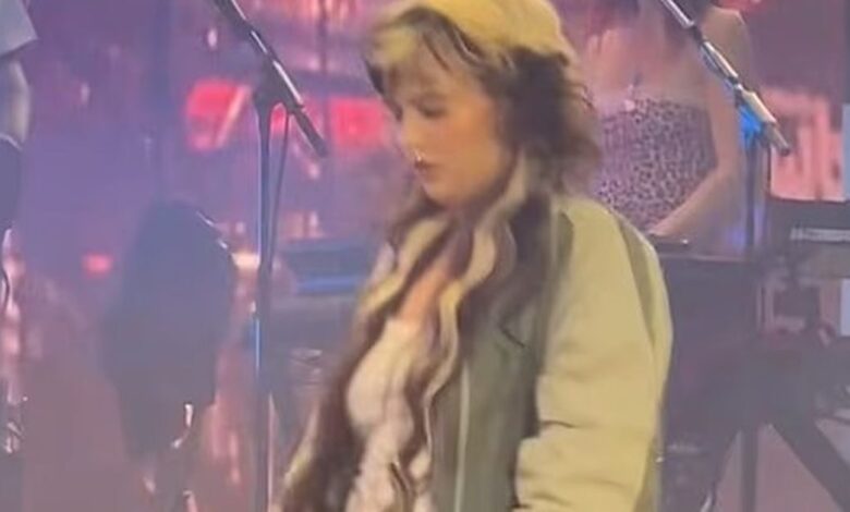 Η-τραγουδίστρια-lola-young-κατέρρευσε-on-stage-σε-φεστιβάλ-στη-Νέα-Υόρκη-–-«Τώρα-είμαι-καλά»
