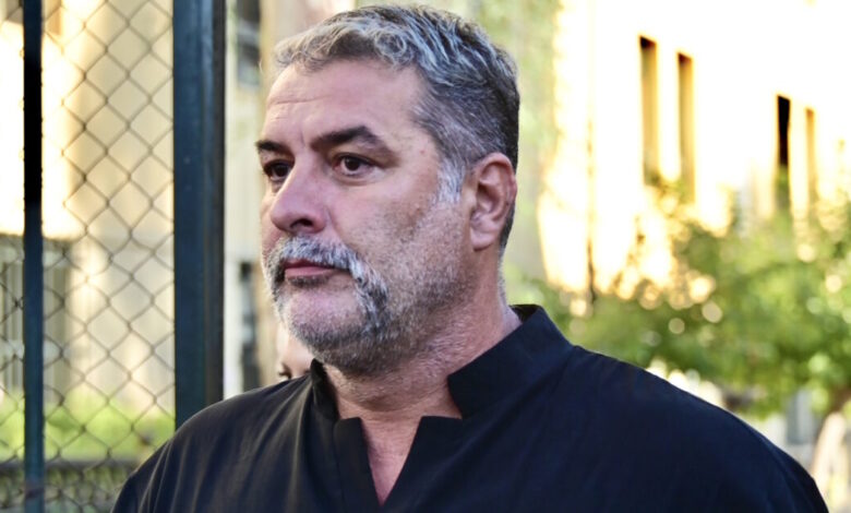 Βασίλης-Μπισμπίκης:-Η-κατάθεσή-του-στην-Τροχαία-Κηφισιάς-–-Άφησα-τα-στοιχεία-μου-σε-διαφημιστικό-φυλλάδιο