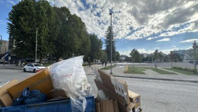 Κεντρική-Πλατεία-Τρικάλων:-Το-«νέο-στολίδι»-γεμίζει-μπαταρίες-και-νερά
