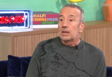 Άγγελος-Πυριόχος:-«Η-Αλίκη-Βουγιουκλάκη-ήθελε-να-γράψουμε-ένα-μιούζικαλ-για-τη-ζωή-της»