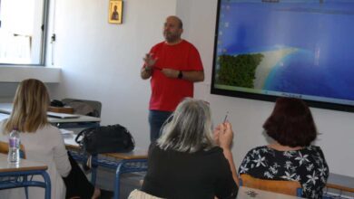 Επιμόρφωση-Εκπαιδευτικών-στο-8ο-Λύκειο-Τρικάλων-για-τις-Νέες-Διαδραστικές-Οθόνες