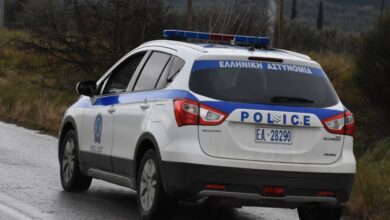 Τζιπ-έπεσε-πάνω-σε-σταθμευμένα-οχήματα-στο-Δέλτα-Καλαμπάκας