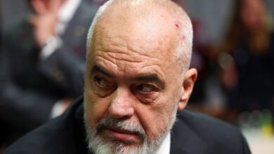 Ο-Έντι-Ράμα-και-οι-«περίεργες»-στιγμές-του:-Το-τρολάρισμα-στον-Τραμπ,-το-μαύρο-χιούμορ-για-τον-θάνατο-Πριγκόζιν-και-οι-υποκλίσεις-στη-Μελόνι