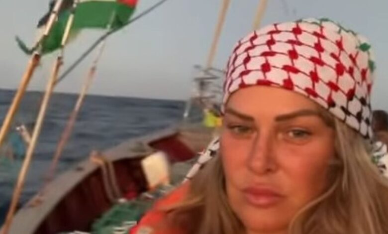 global-sumud-flotilla-–-Άνα-Αλκάλντε:-Η-«Μπάρμπι-της-Γάζας»,-η-εκρηκτική-ξανθιά-μητέρα-έξι-παιδιών-και-ακτιβίστρια-στον-στολίσκο